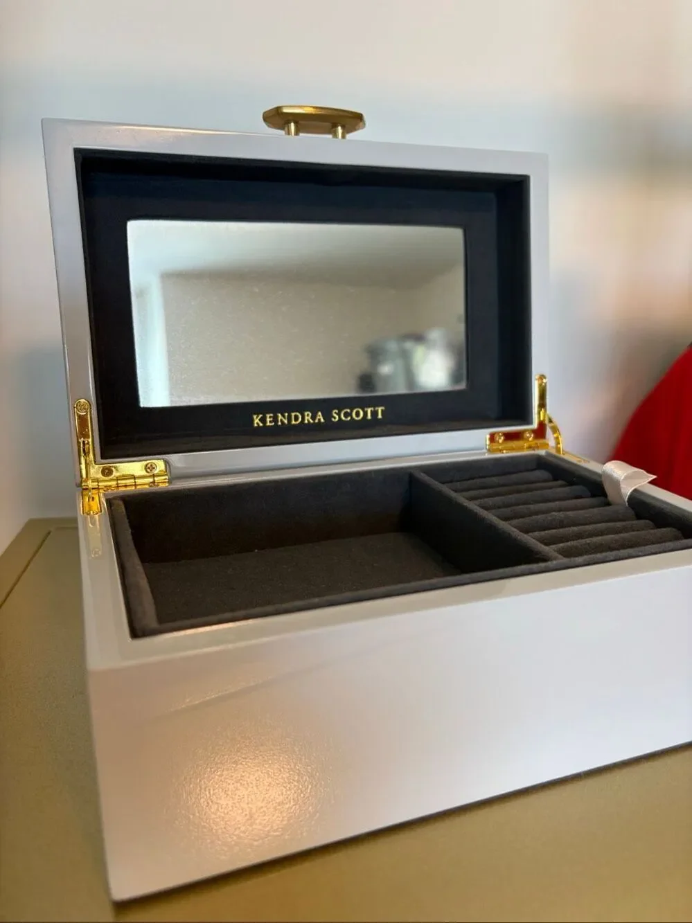 Kendra Scott Medium Jewelry Box - Dark Gray: Wood Storage for Accessories